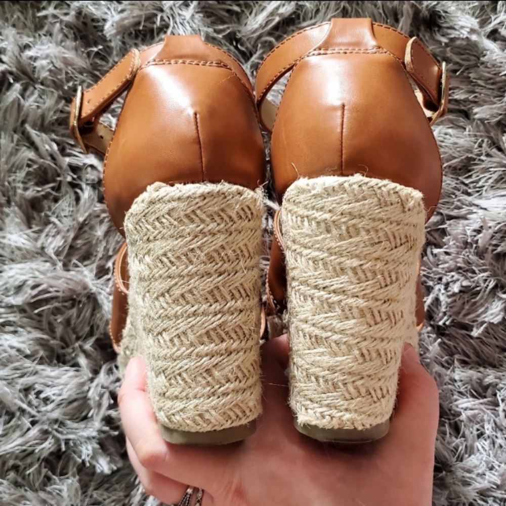- Time & True Tan Espadrille Wedge Sandals EUC - Picture 5 of 15